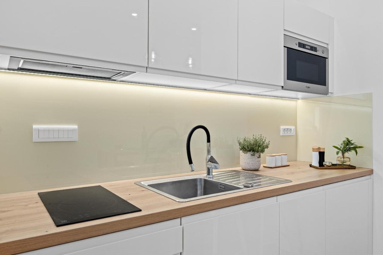 Giardini M Studio Apartments Pula Luaran gambar