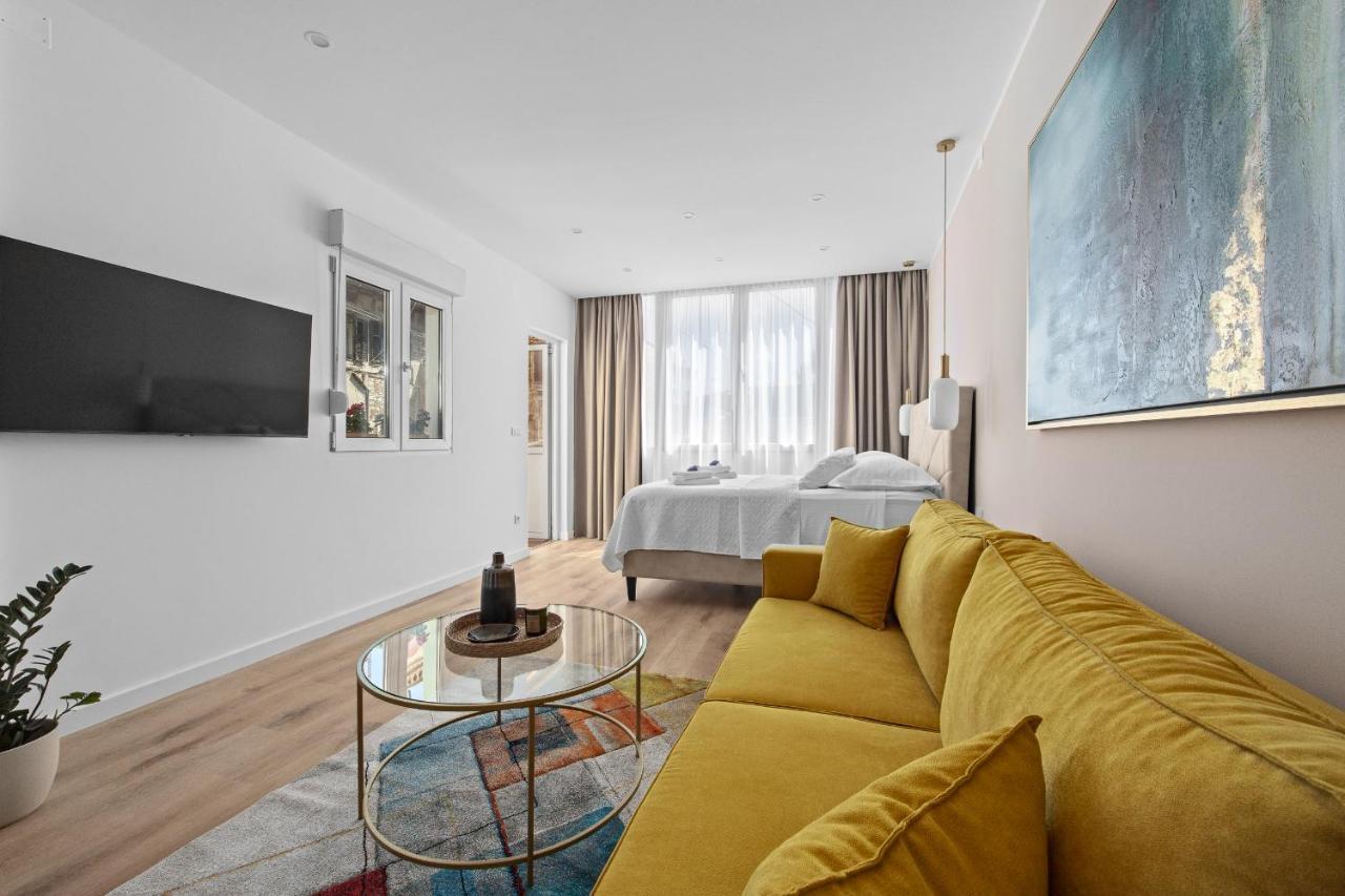 Giardini M Studio Apartments Pula Luaran gambar